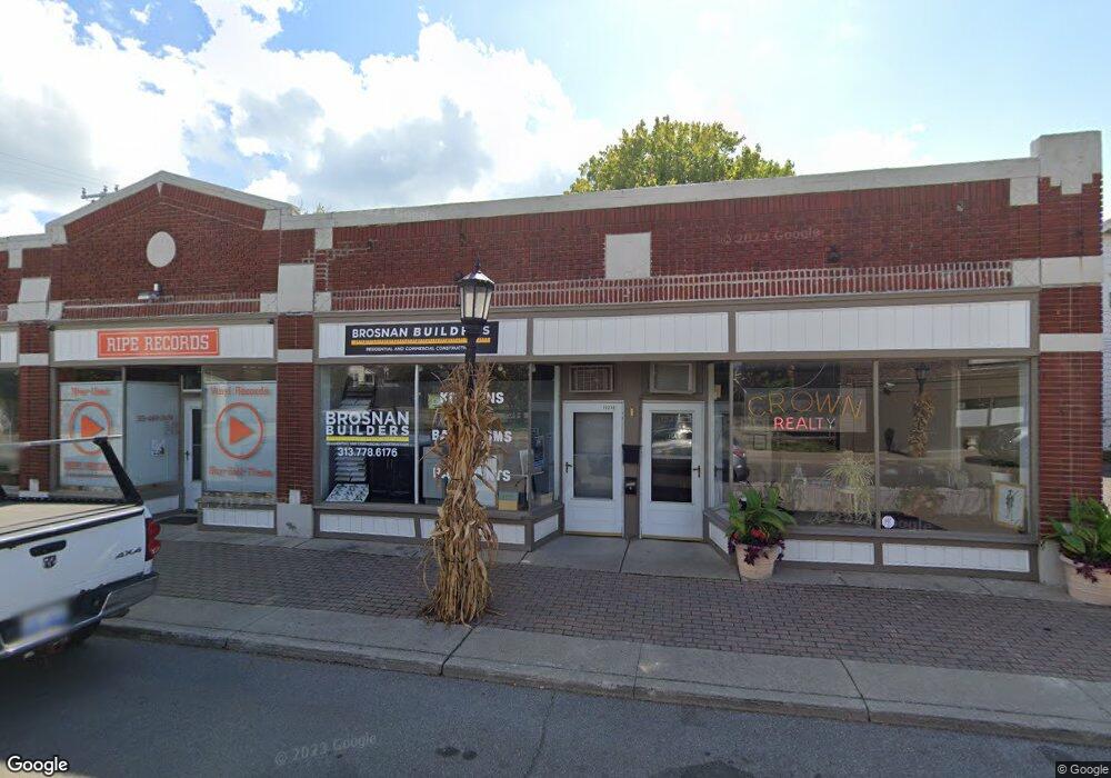 15210 Charlevoix St, Grosse Pointe Park, MI 48230 - photo 1