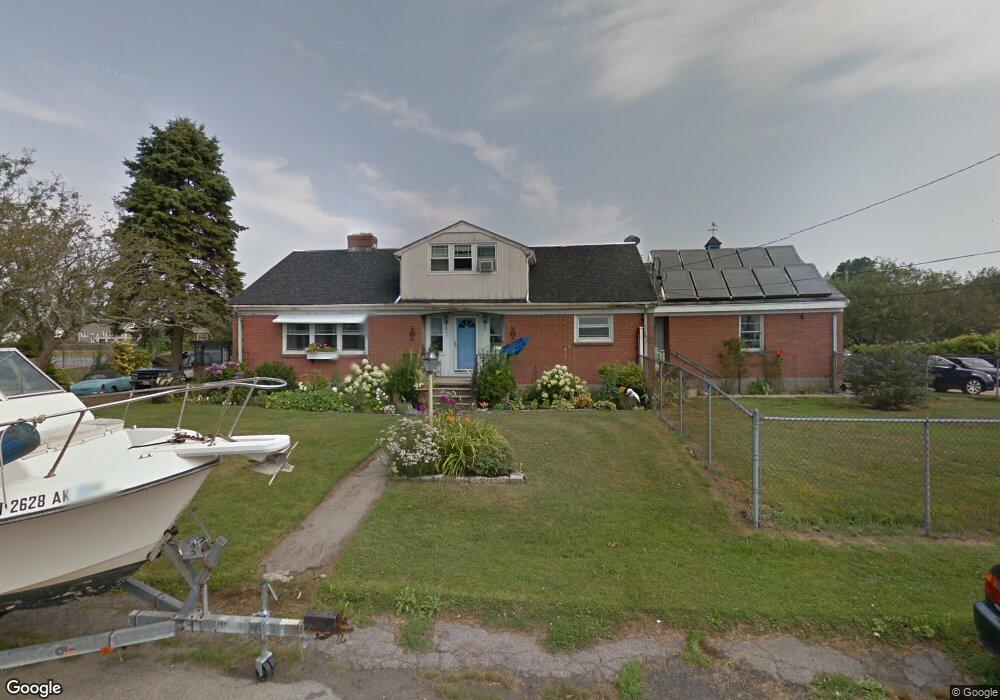 70 Ellery Rd, Newport, RI 02840 - photo 1