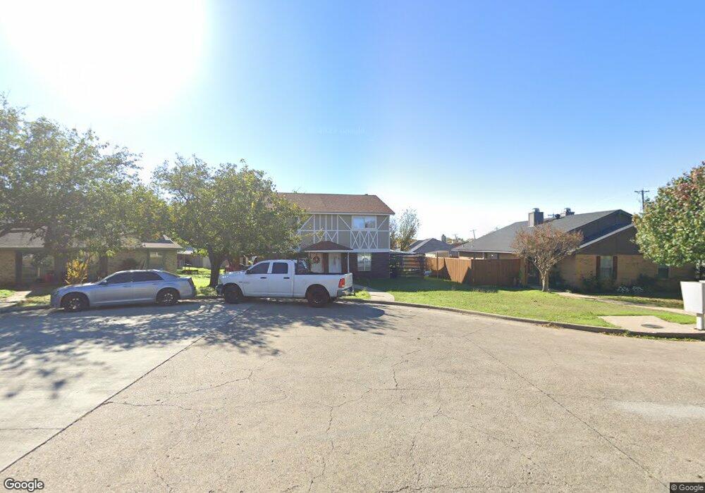 209 Matt Place, Grand Prairie, TX 75051 - photo 1