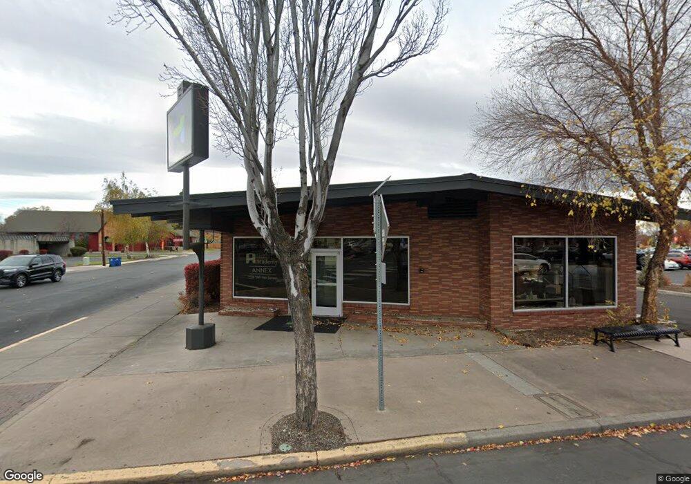 559 SW 7th St, Redmond, OR 97756 - photo 1