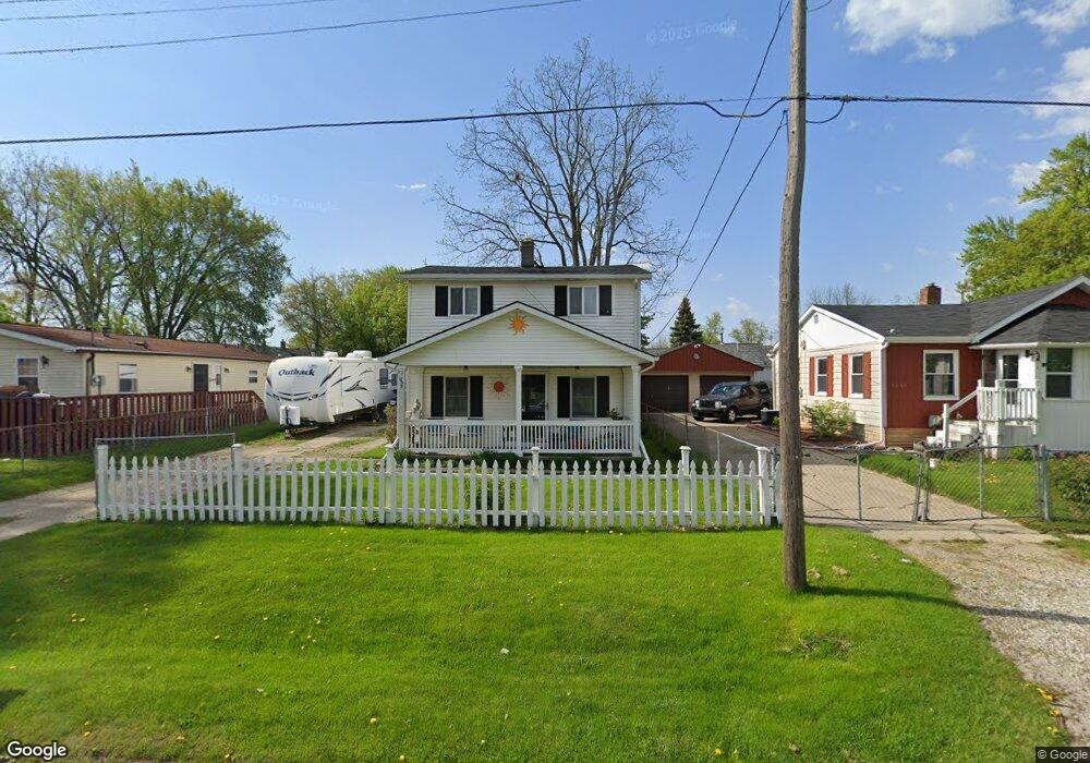 1033 W Whittemore Ave, Flint, MI 48507 - photo 1