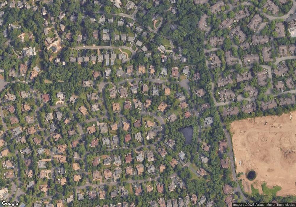 21 Brighton Rd N, Manhasset, NY 11030 - photo 1