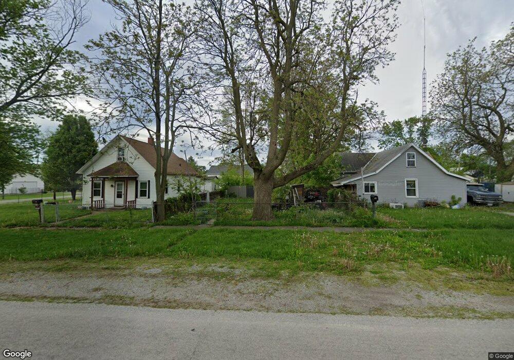 805 Richmond Ave, Mattoon, IL 61938 - photo 1