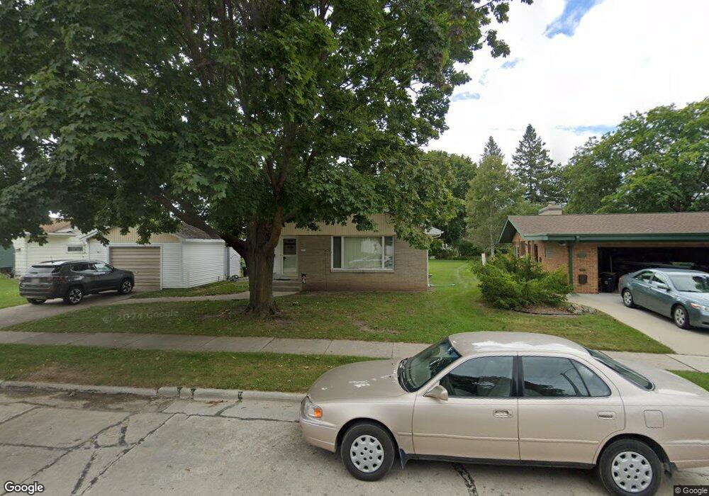 2007 Markham St, Manitowoc, WI 54220 - photo 1