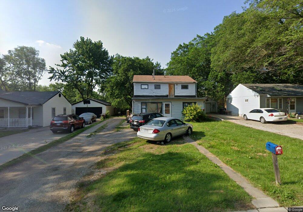 742 SE Pinecrest Dr, Topeka, KS 66605 - photo 1