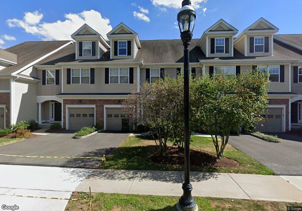 5 Park Place Cir, West Hartford, CT 06110 - photo 1