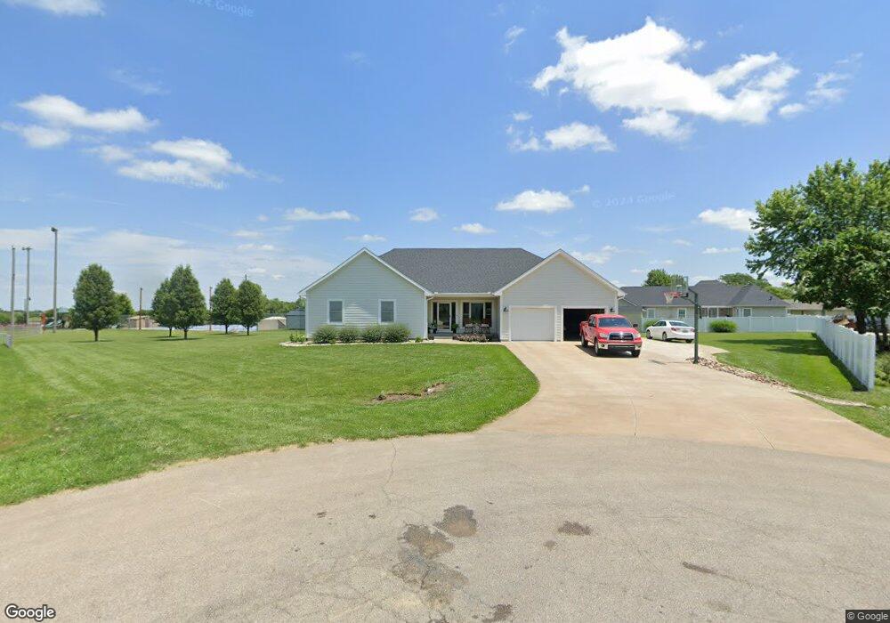 208 Trail Dr, Overbrook, KS 66524 - photo 1
