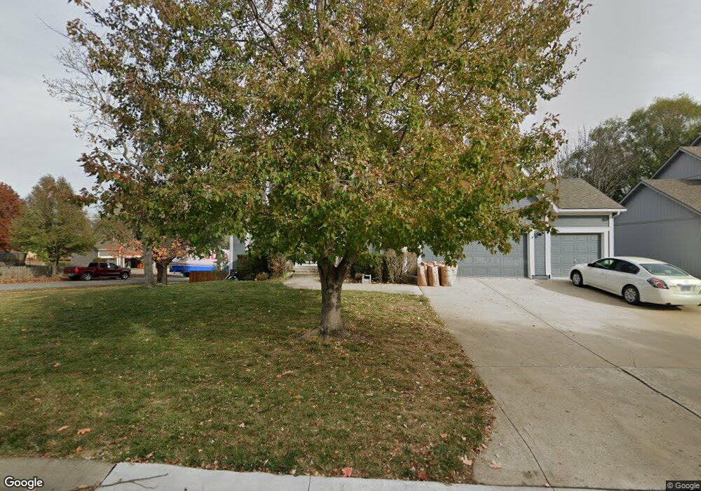 5305 Round Prairie St, Shawnee, KS 66226 - photo 1