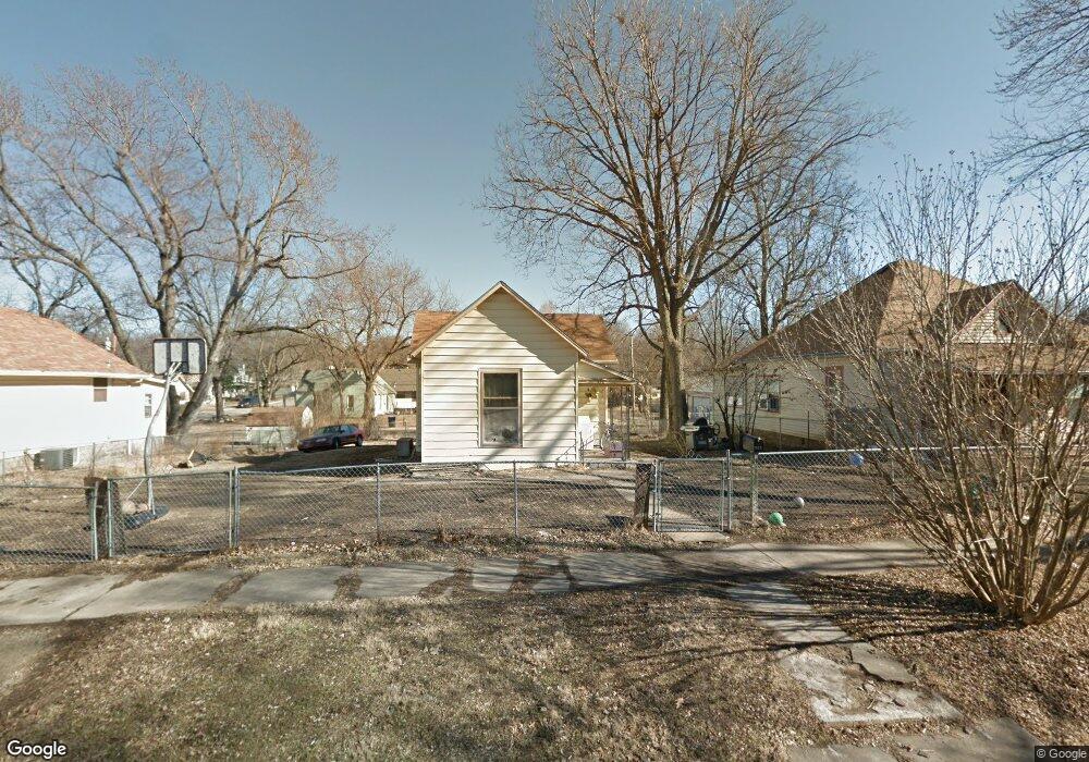 322 SW Jewell Ave, Topeka, KS 66606 - photo 1