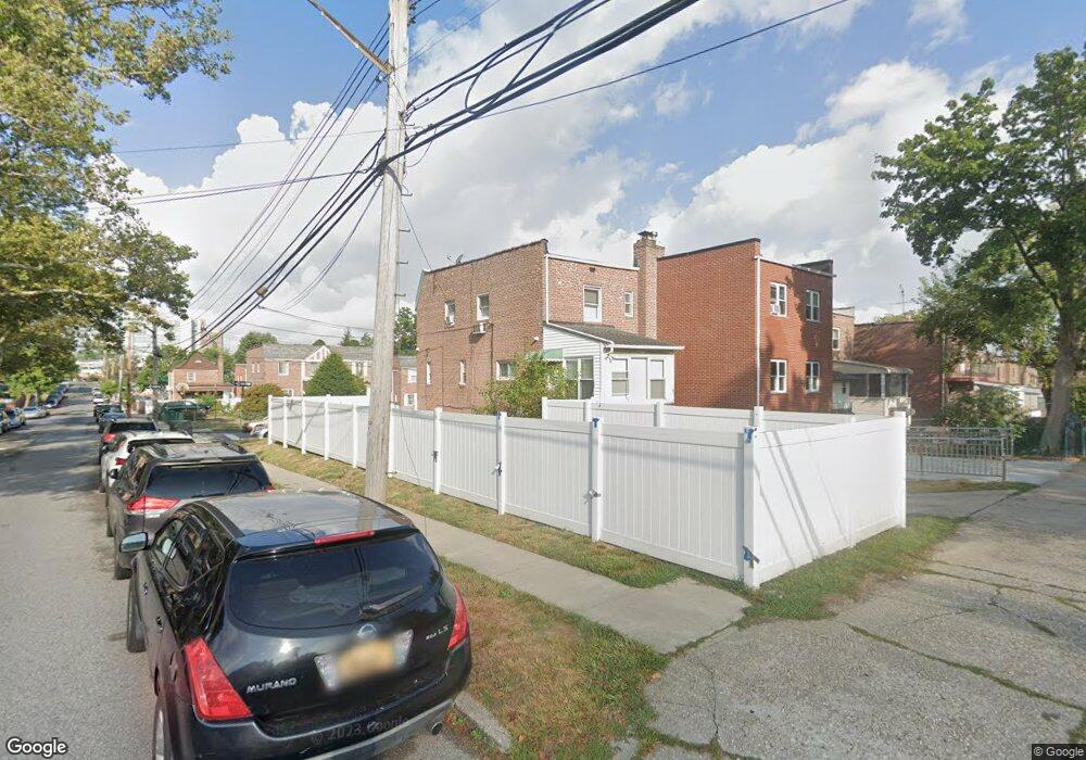 8245 165th St, Jamaica, NY 11432 - photo 1