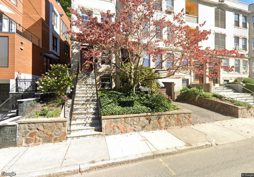 285 Tappan St unit 2,285, Brookline, MA 02445 - photo 1