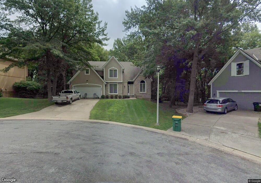 15511 Reeds St, Overland Park, KS 66223 - photo 1