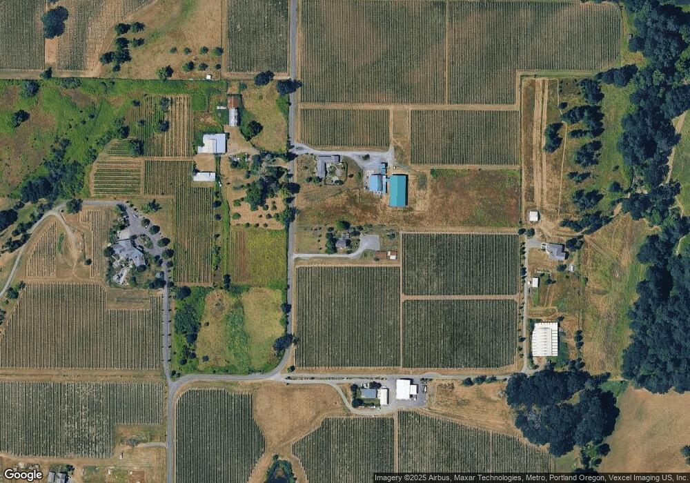 17620 NE Calkins Ln, Newberg, OR 97132 - photo 1