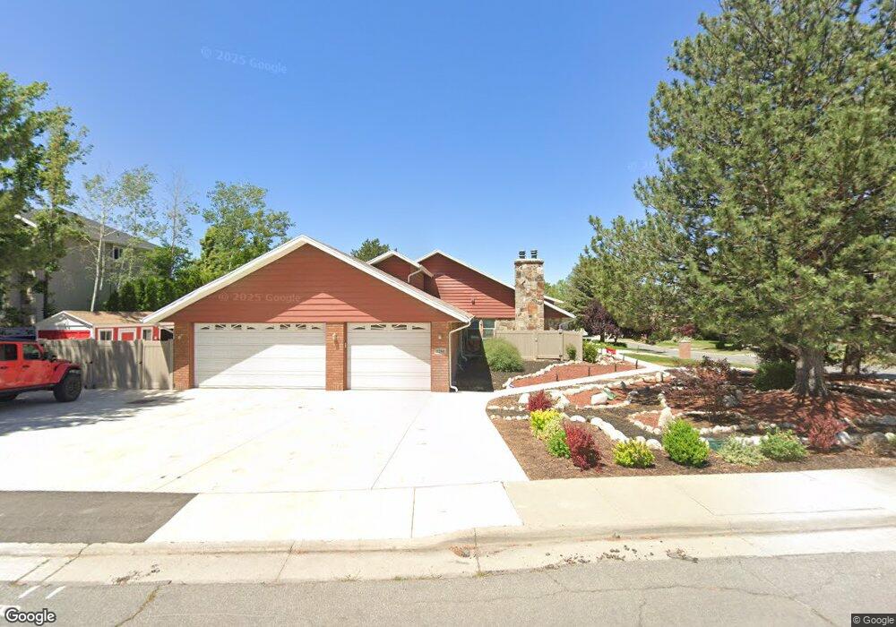 2250 Pinecreek Cir, Sandy, UT 84093 - photo 1