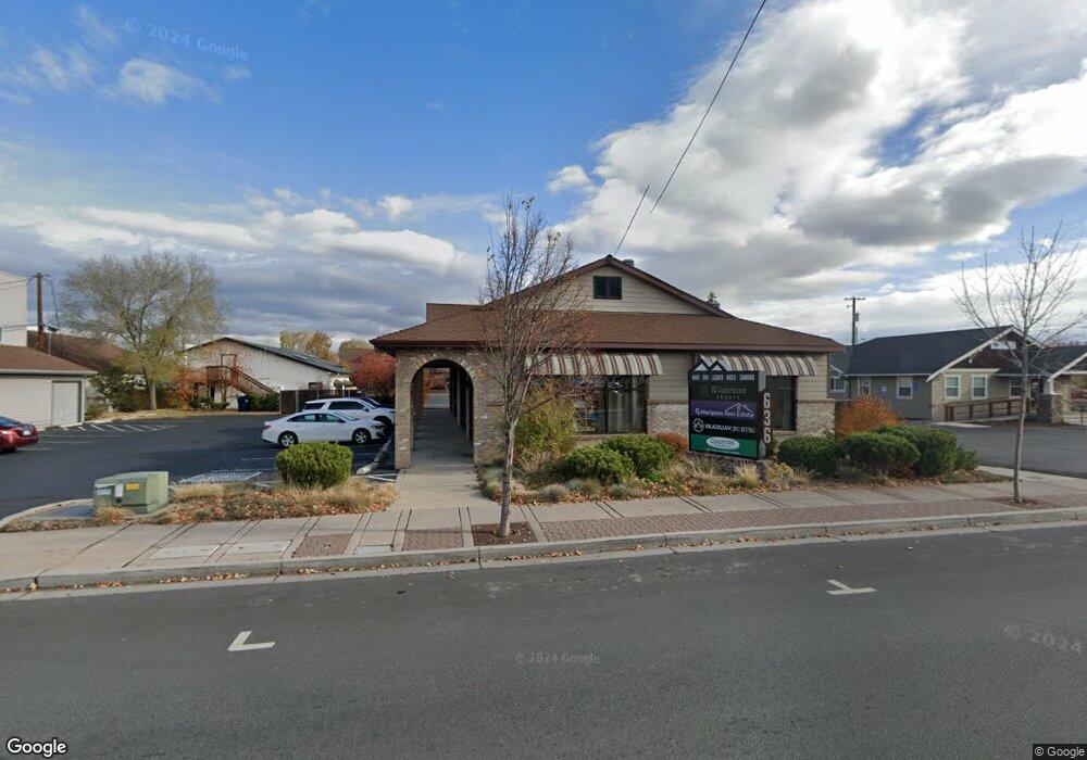 636 NW 6th St unit C, Redmond, OR 97756 - photo 1