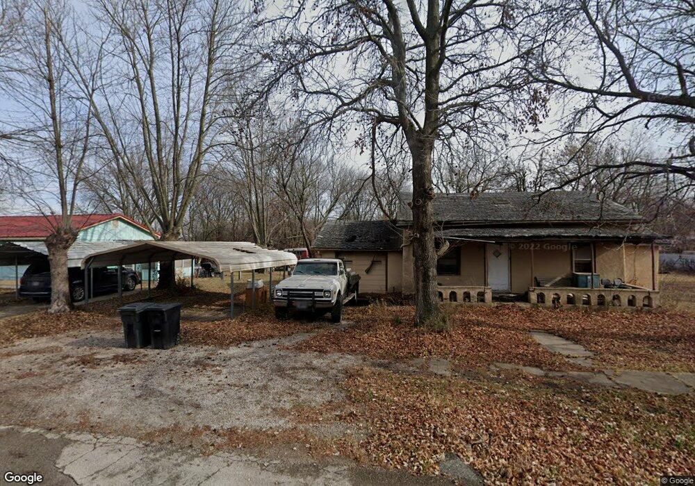 1425 N 22nd St, Parsons, KS 67357 - photo 1