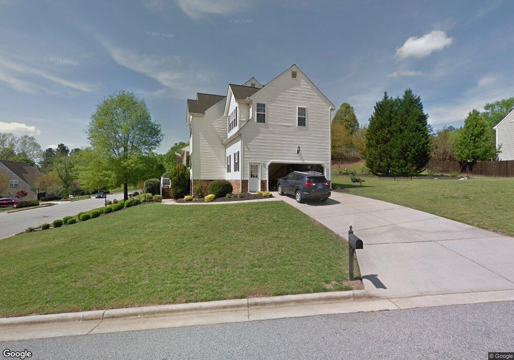 105 Jamestown Oaks Dr, Jamestown, NC 27282 - photo 1