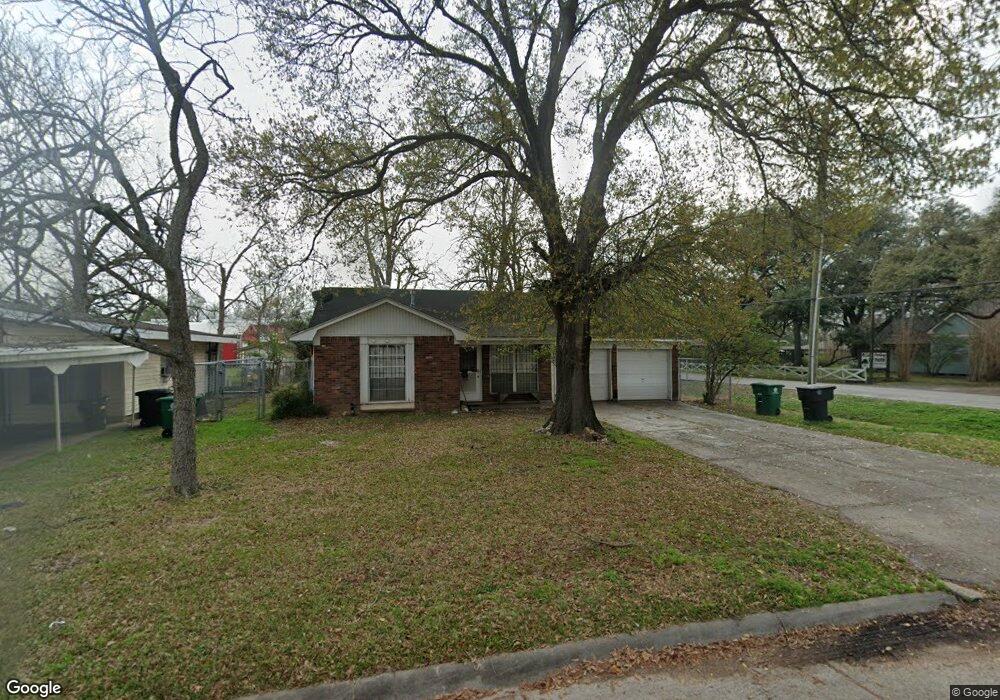 559 W Troy Rd, Houston, TX 77091 - photo 1