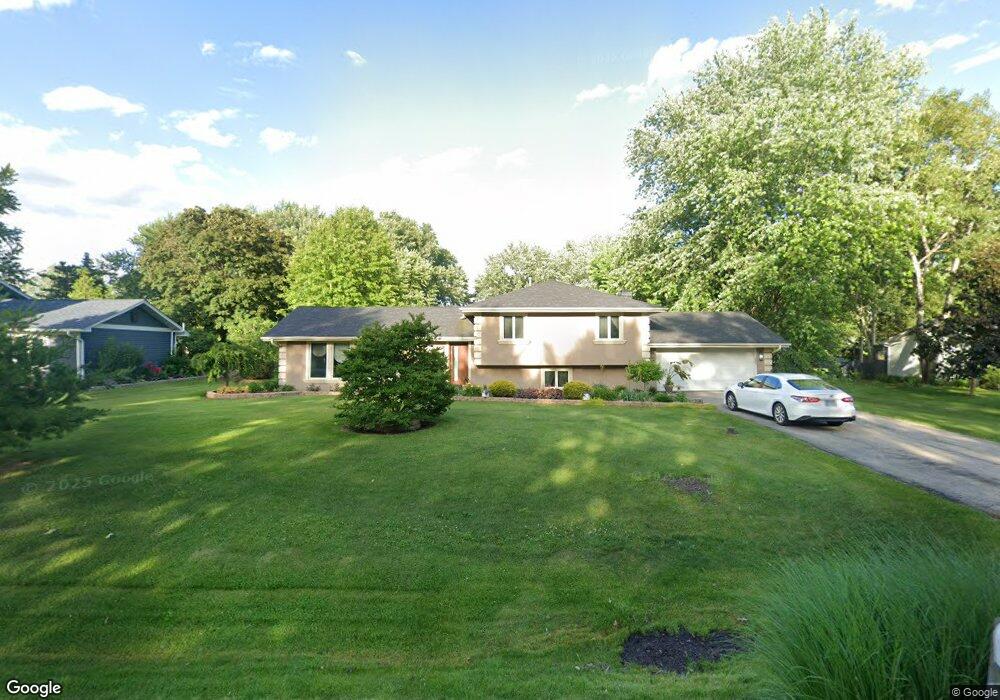 11S467 Whittington Ln, Naperville, IL 60564 - photo 1