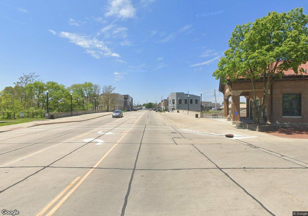 1713 Broadway Ave, Mattoon, IL 61938 - photo 1