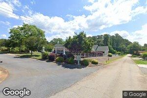 26 Players Ln, Hartwell, GA 30643