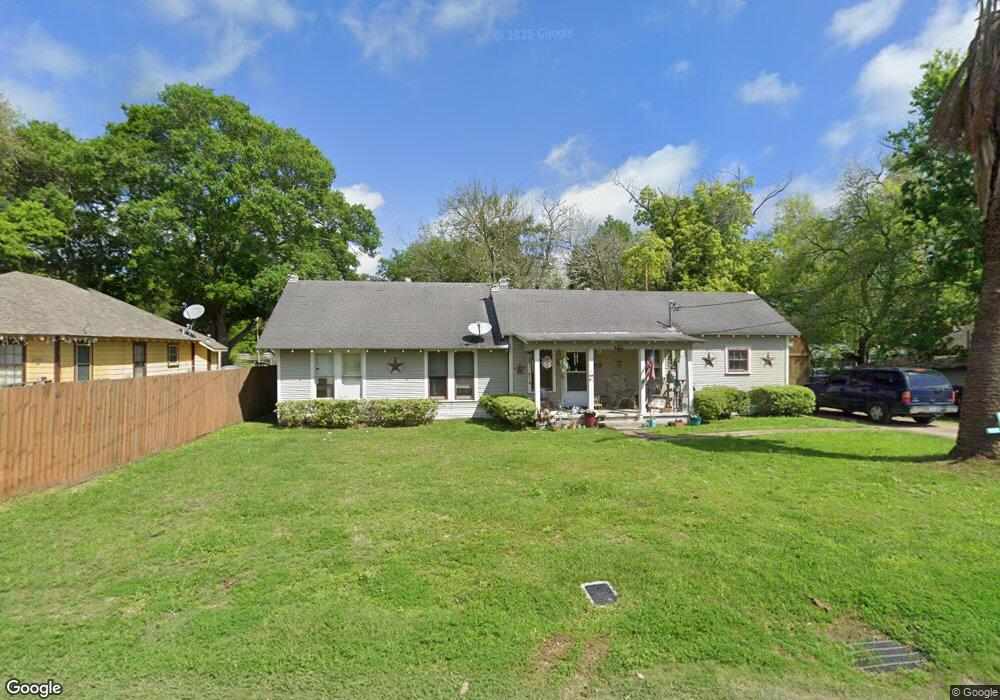 2701B 1st St, Bay City, TX 77414 - photo 1