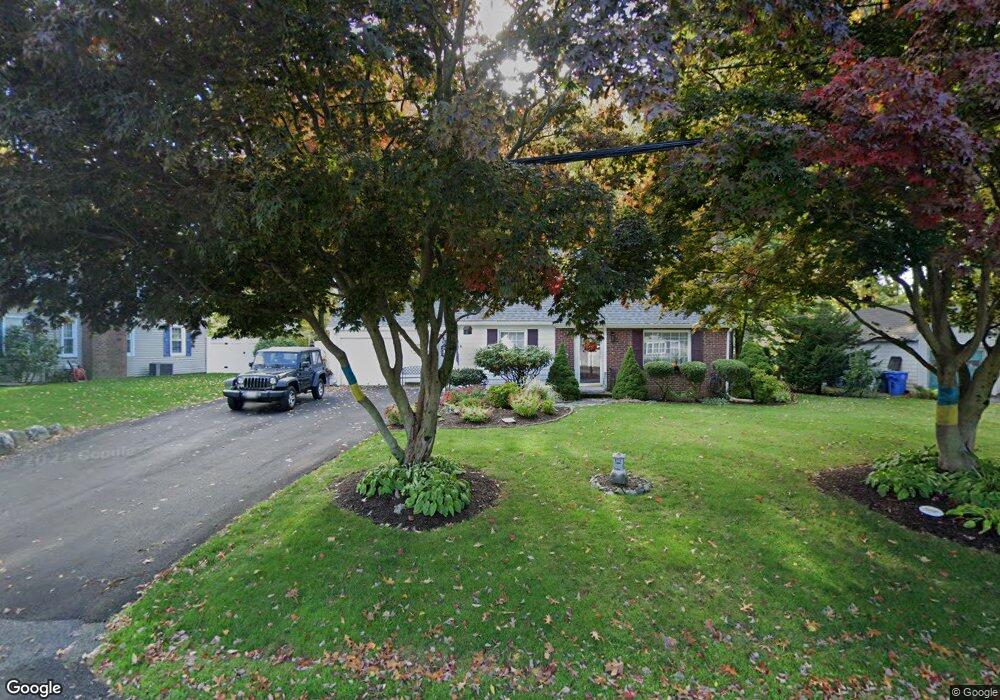 55 Brettonwoods Dr, Cranston, RI 02920 - photo 1