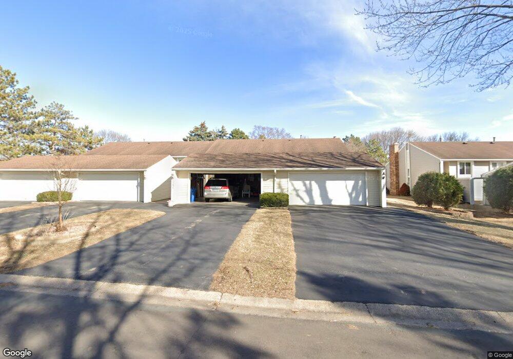 10494 Yorktown Ln N, Maple Grove, MN 55369 - photo 1