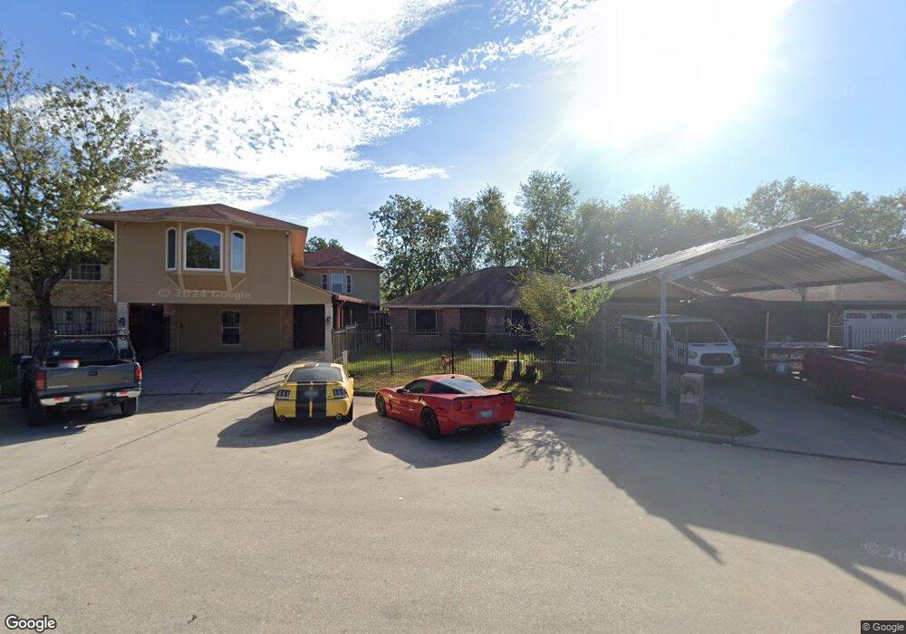 10122 Rosbrook Dr, Houston, TX 77038 - photo 1