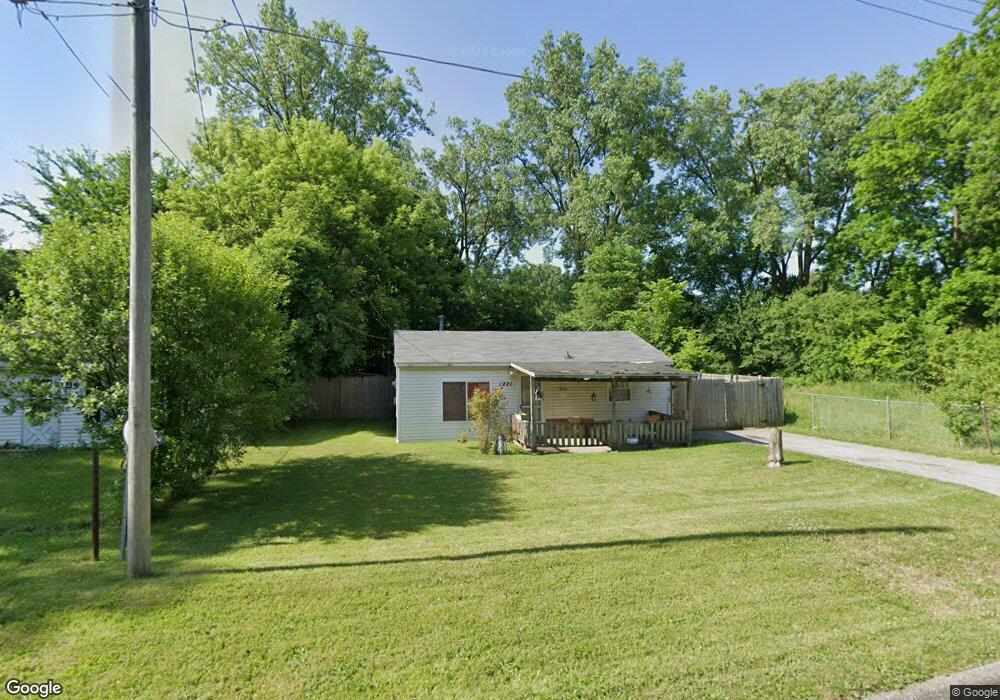 1221 S Cornell Ave, Flint, MI 48505 - photo 1