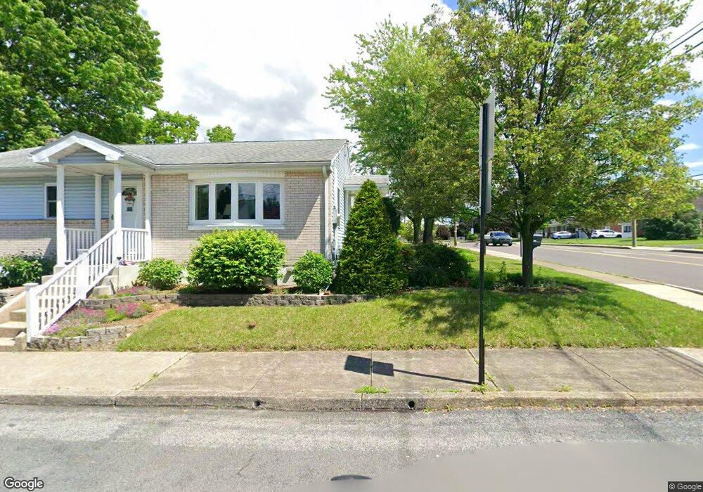 811 E Main St, Macungie, PA 18062 - photo 1