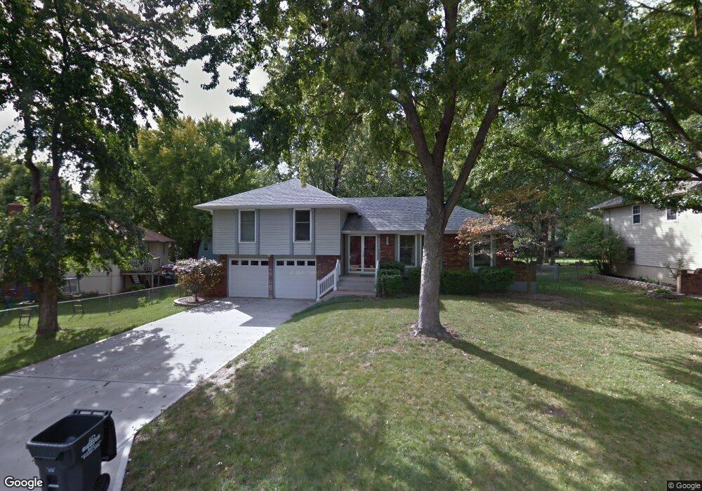 6206 Hallet St, Shawnee, KS 66216 - photo 1