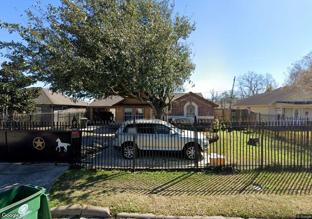 7754 Greendowns St, Houston, TX 77087 - photo 1