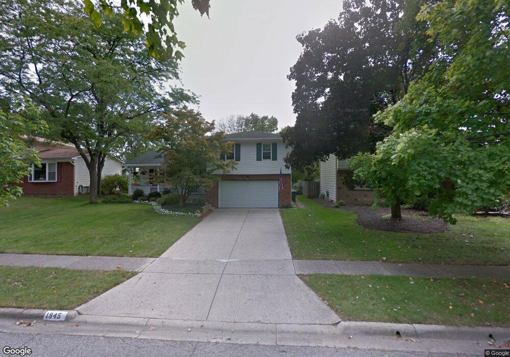 1945 Faymeadow Ave, Columbus, OH 43229 - photo 1