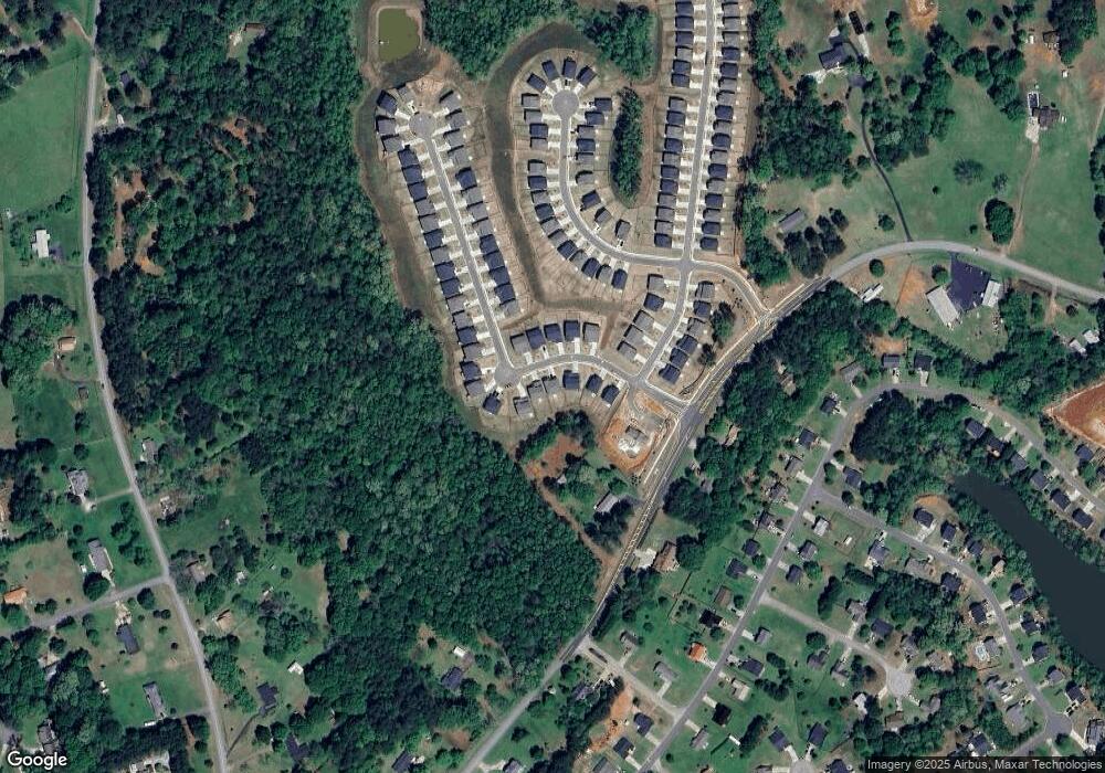 93 Hackberry Ave, Commerce, GA 30529 - photo 1