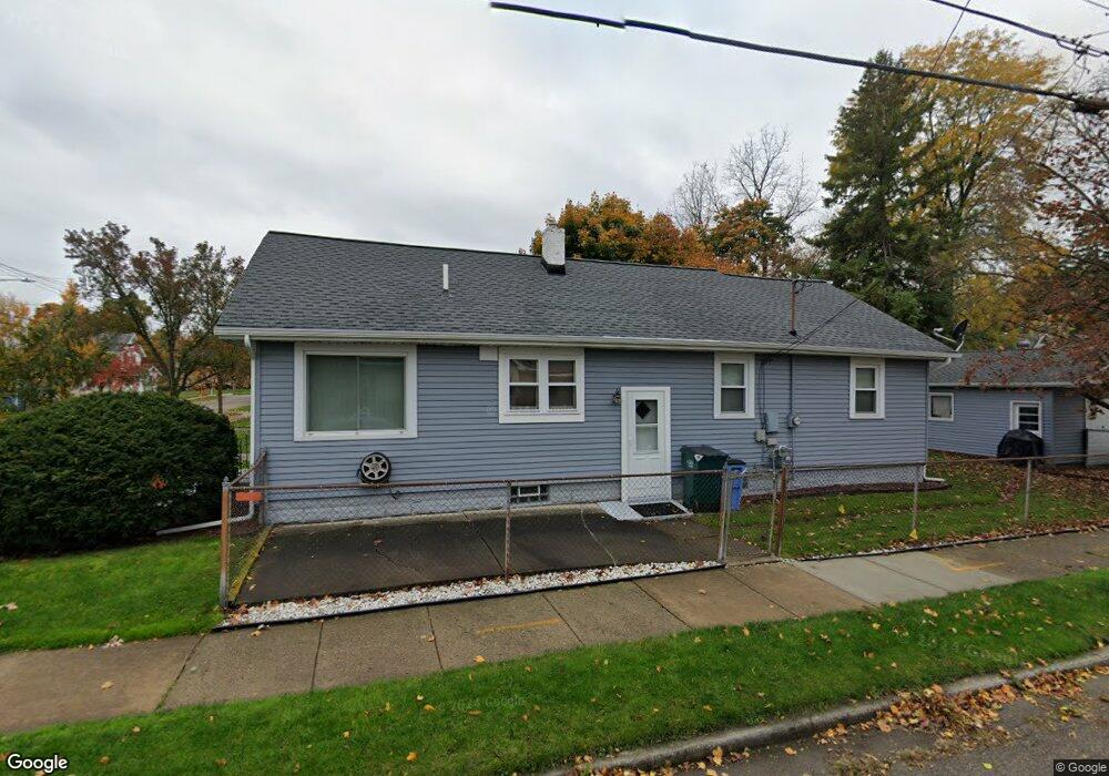 2400 Maplewood Ave, Lansing, MI 48910 - photo 1