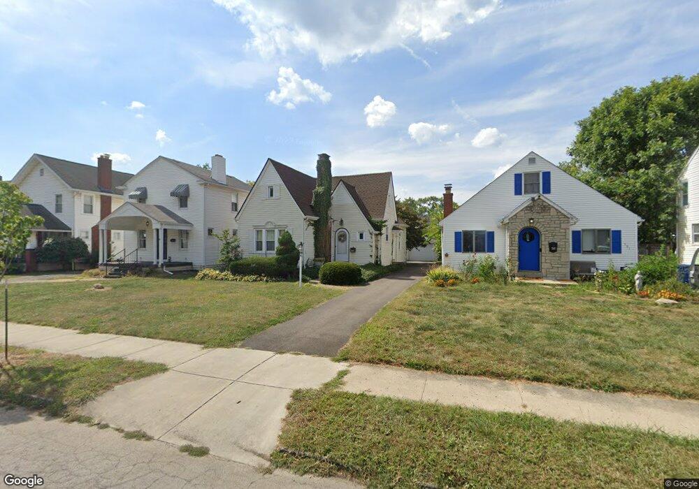 585 Chestershire Rd, Columbus, OH 43204 - photo 1