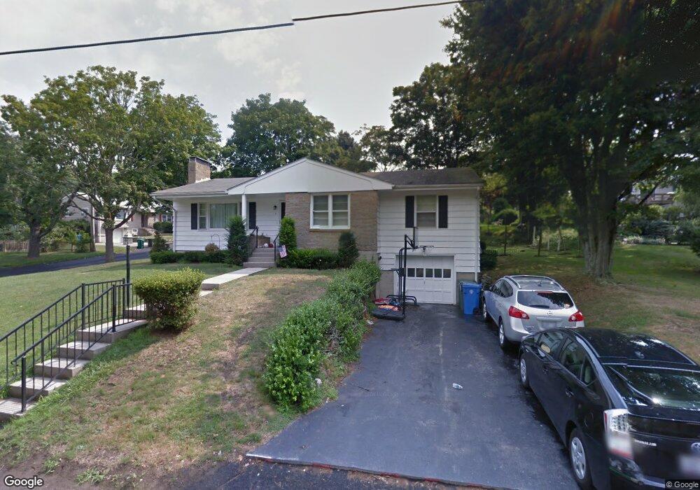 2 Concord Dr, Middletown, RI 02842 - photo 1