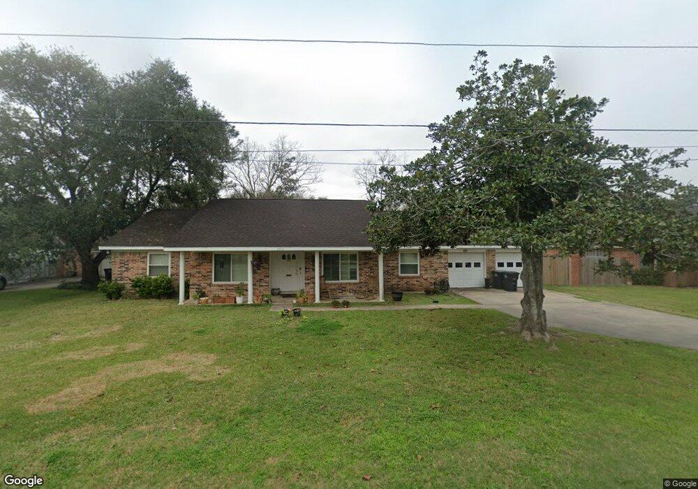 1606 S Hill St, Alvin, TX 77511 - photo 1