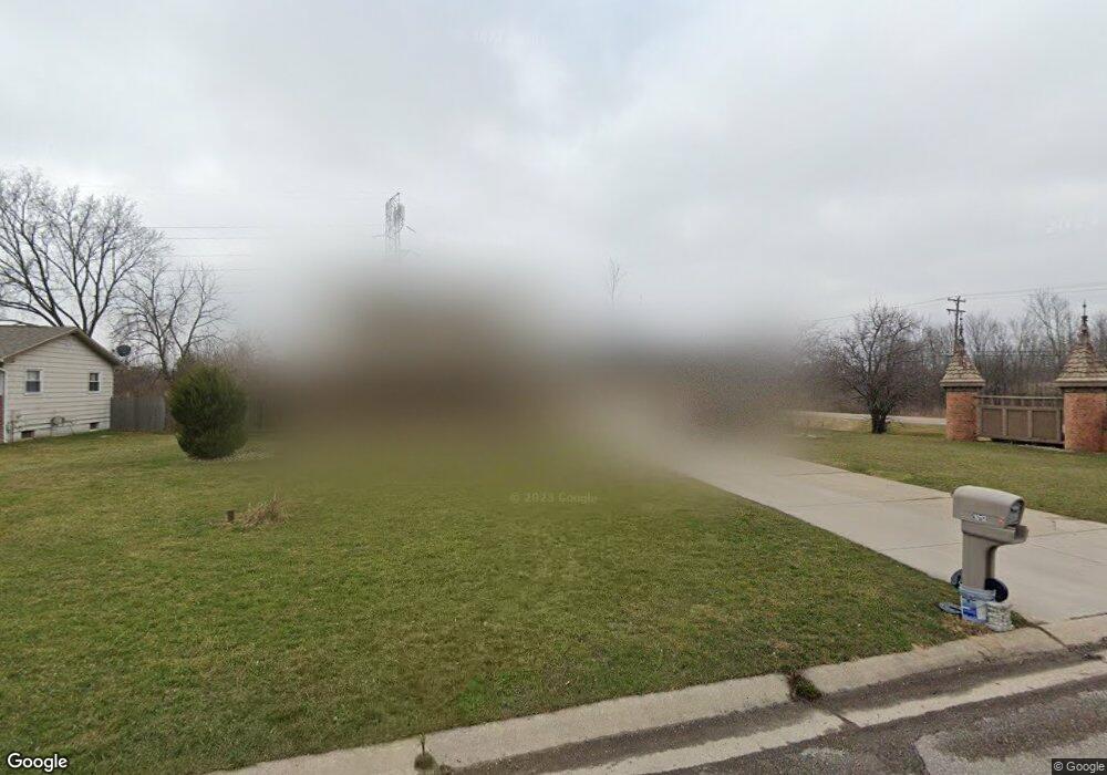 1012 Ramsgate Rd, Flint, MI 48532 - photo 1