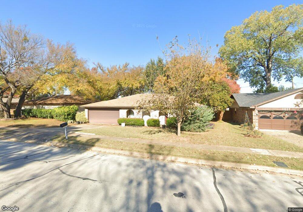 2009 Schumac Ln, Bedford, TX 76022 - photo 1