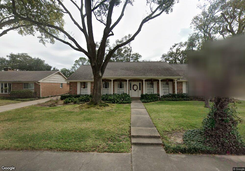 10051 Burgoyne Rd, Houston, TX 77042 - photo 1