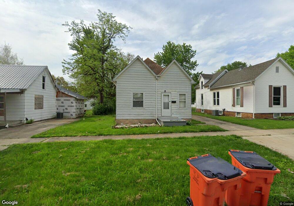 613 Marshall Ave, Mattoon, IL 61938 - photo 1