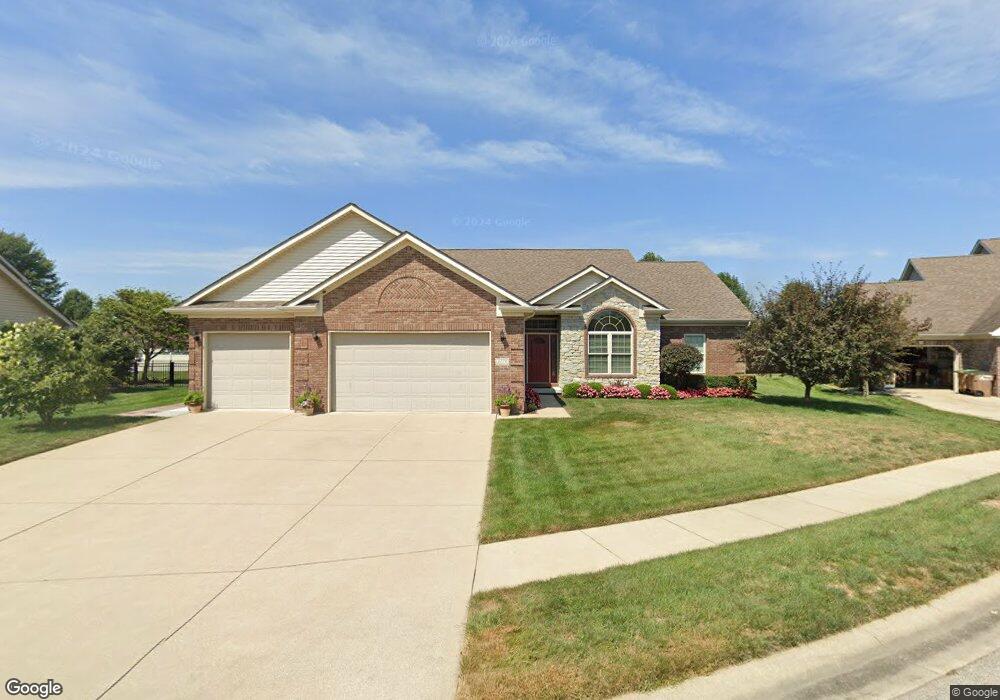 2776 Bluebell Ct E, Columbus, IN 47201 - photo 1