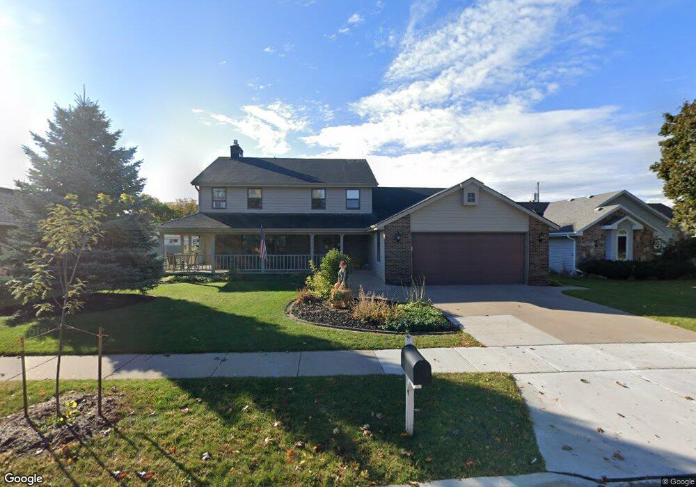1617 W Cloverdale Dr, Appleton, WI 54914 - photo 1