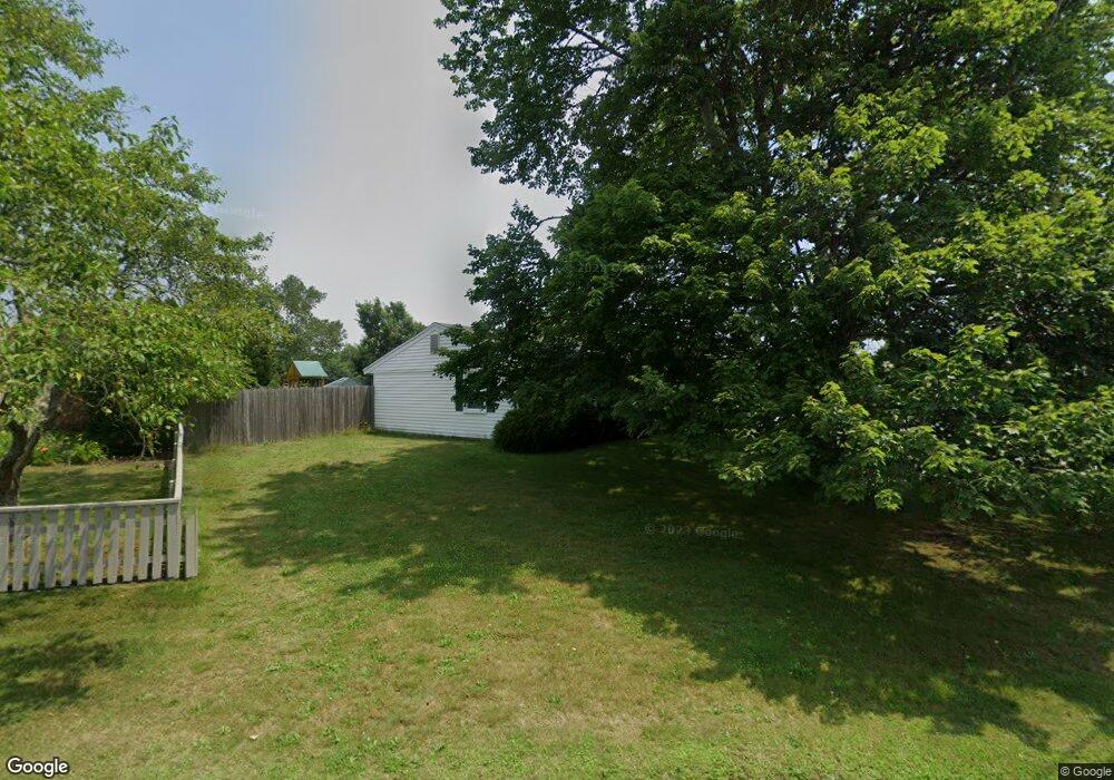 1 Mishawum Dr, South Dartmouth, MA 02748 - photo 1