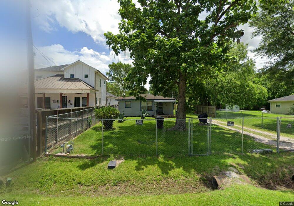 8026 Observatory St, Houston, TX 77088 - photo 1