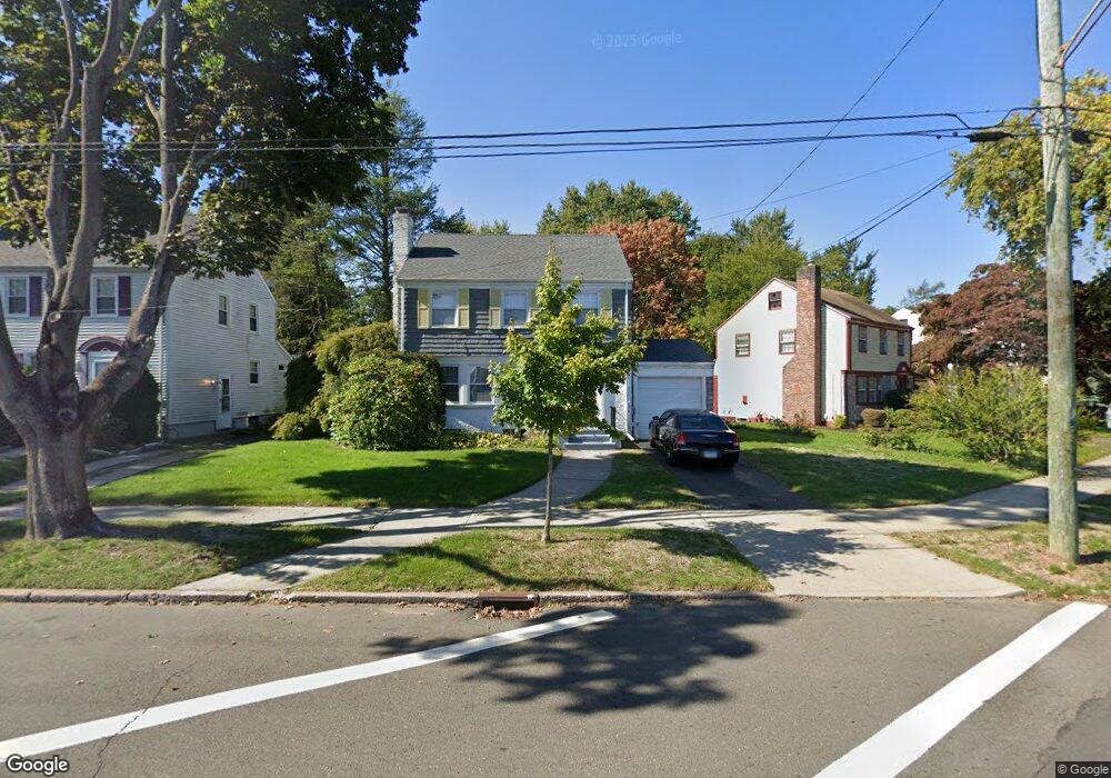 566 Norton Pkwy, New Haven, CT 06511 - photo 1