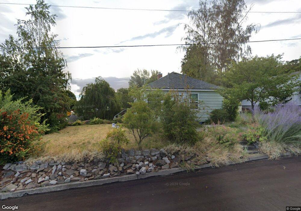 1310 E 15th St, the Dalles, OR 97058 - photo 1