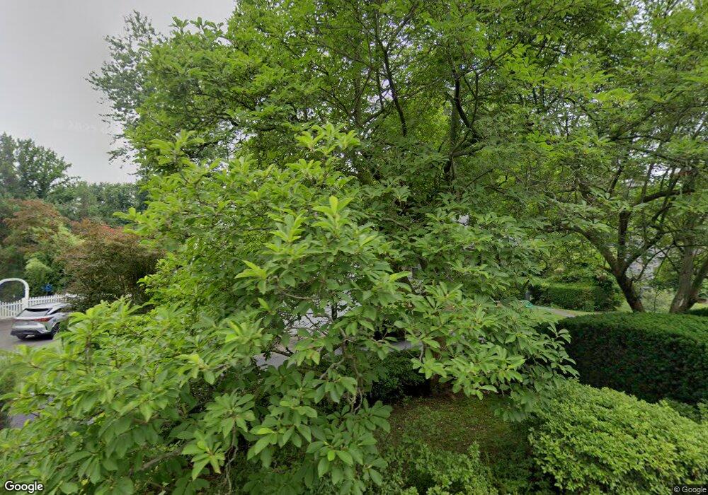 16 Pinewood Rd, Manhasset, NY 11030 - photo 1